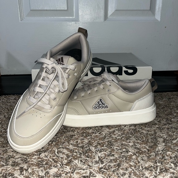 Adidas Tennis Shoes - Picture 1 of 4
